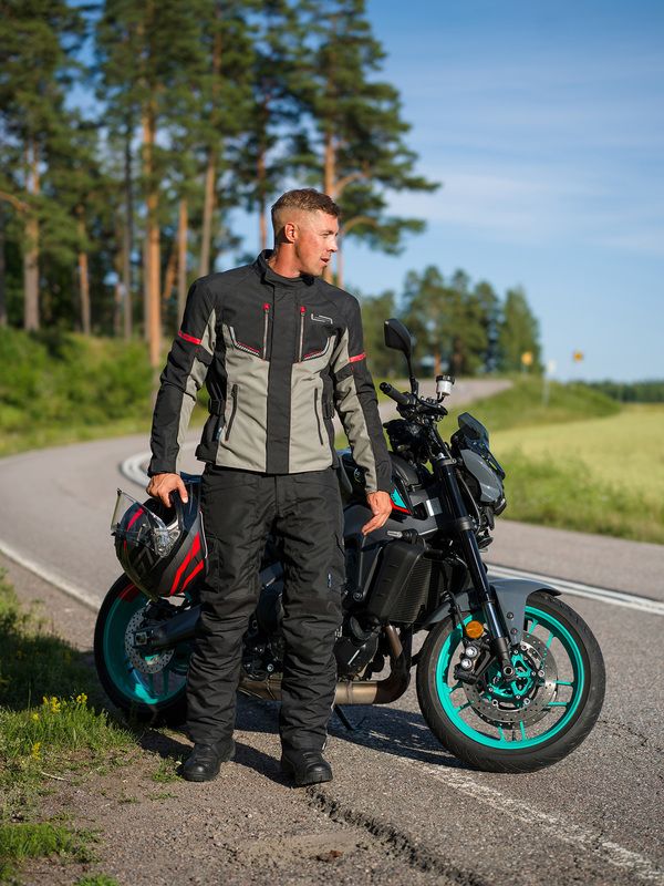 Lindstrands Tekstiljakke Lomsen, svart/lys grå